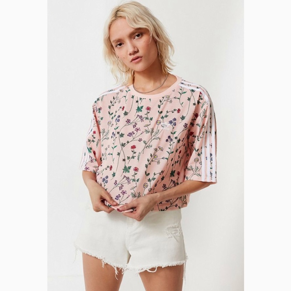 SOLD Adidas blush floral printed crop top - Picture 4 of 7